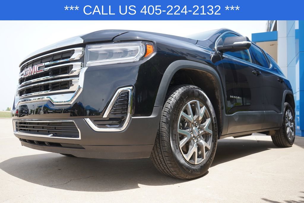 Used 2023 GMC Acadia SLE w/ Driver Convenience Package FWD image 4