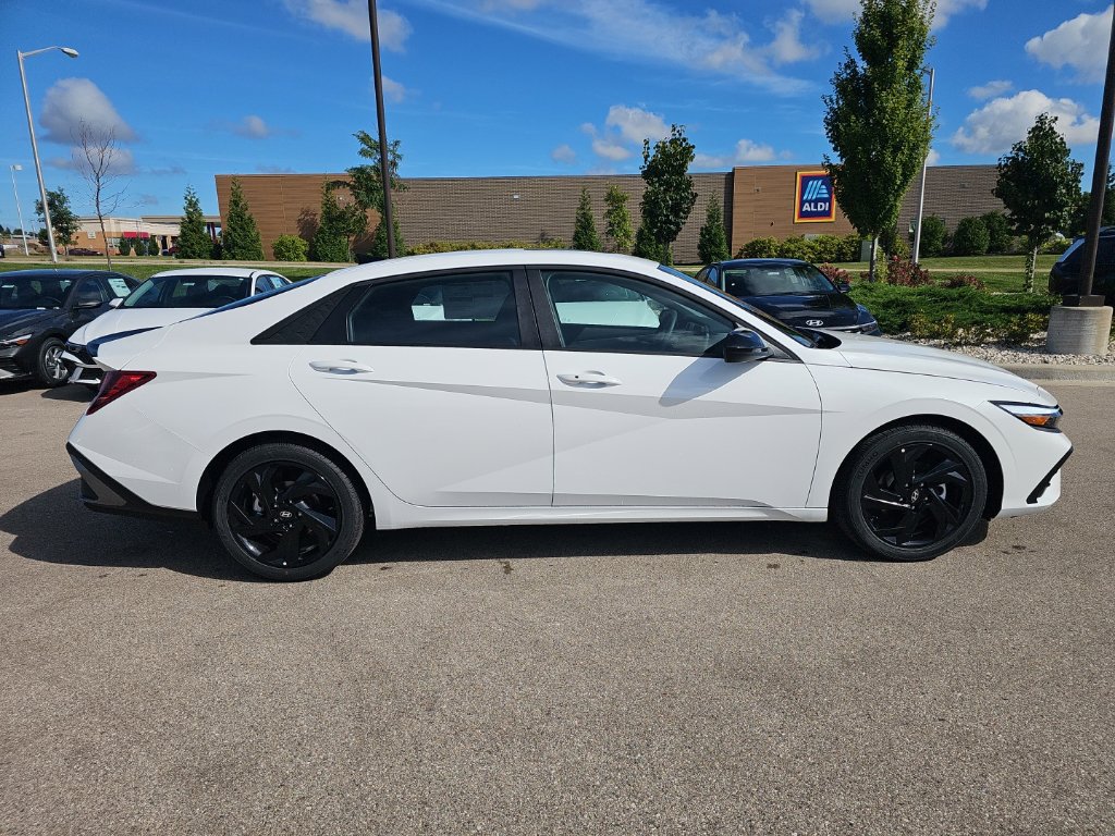New 2026 Hyundai Elantra SEL Sport FWD image 6