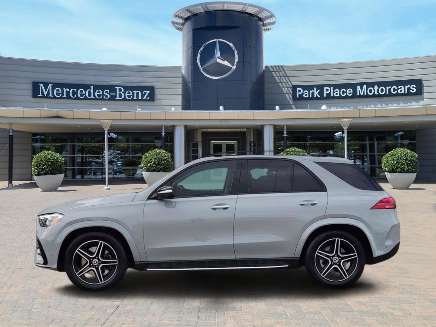 Used 2024 Mercedes-Benz GLE 450 4MATIC image 3