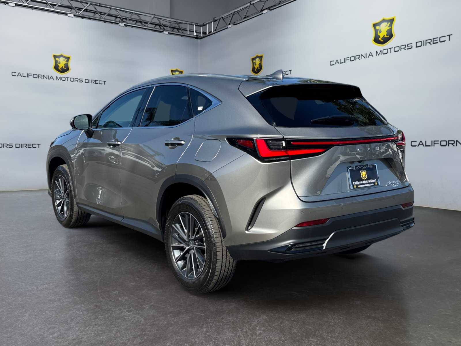 Used 2026 Lexus NX 350h AWD w/ Cold Area Package image 3