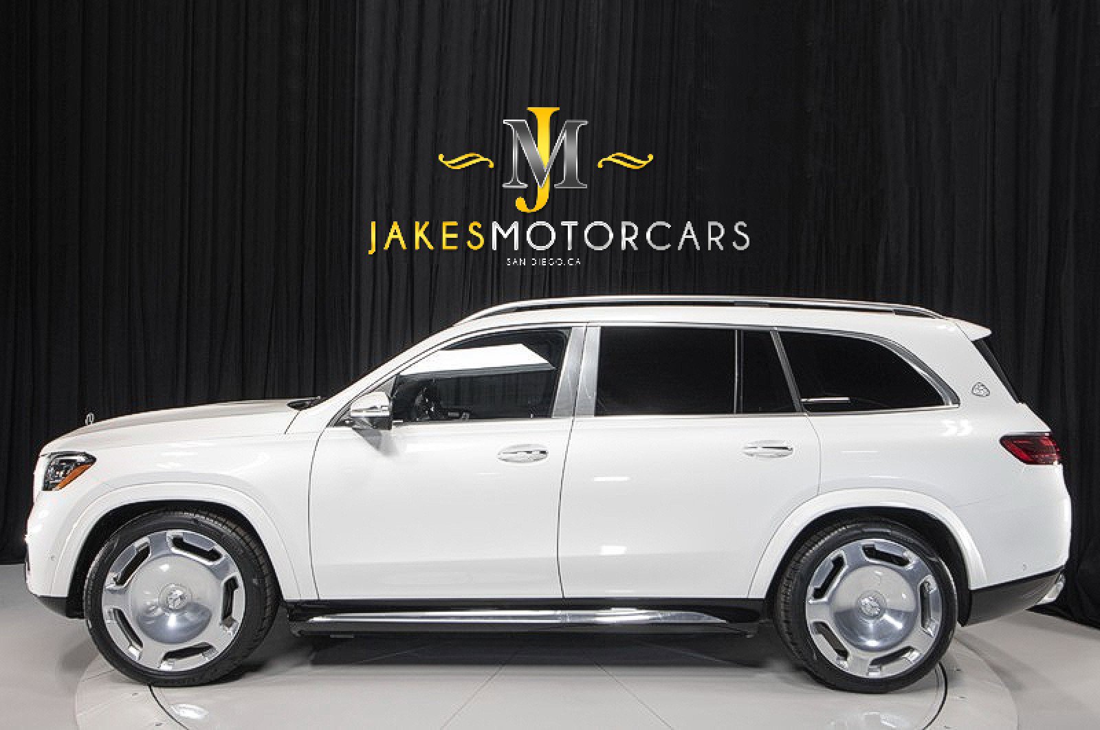 Used 2024 Mercedes-Benz Maybach GLS 600 4MATIC image 2