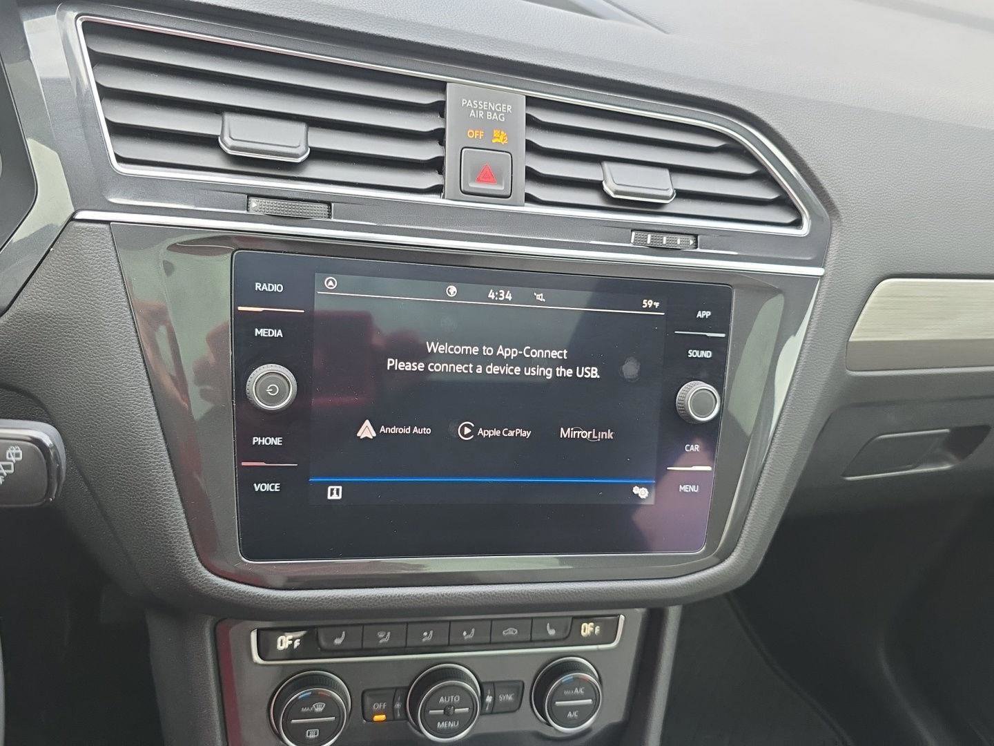 Used 2021 Volkswagen Tiguan SE image 21