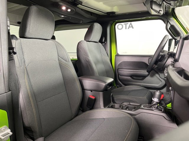 Used 2025 Jeep Wrangler Sport image 33