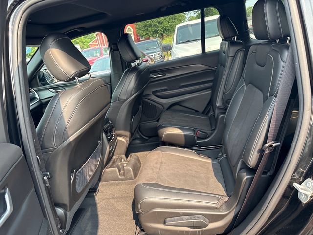 Used 2023 Jeep Grand Cherokee L Laredo AWD/4WD image 21