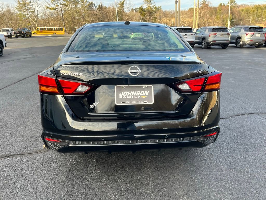 Used 2024 Nissan Altima 2.5 SV image 6