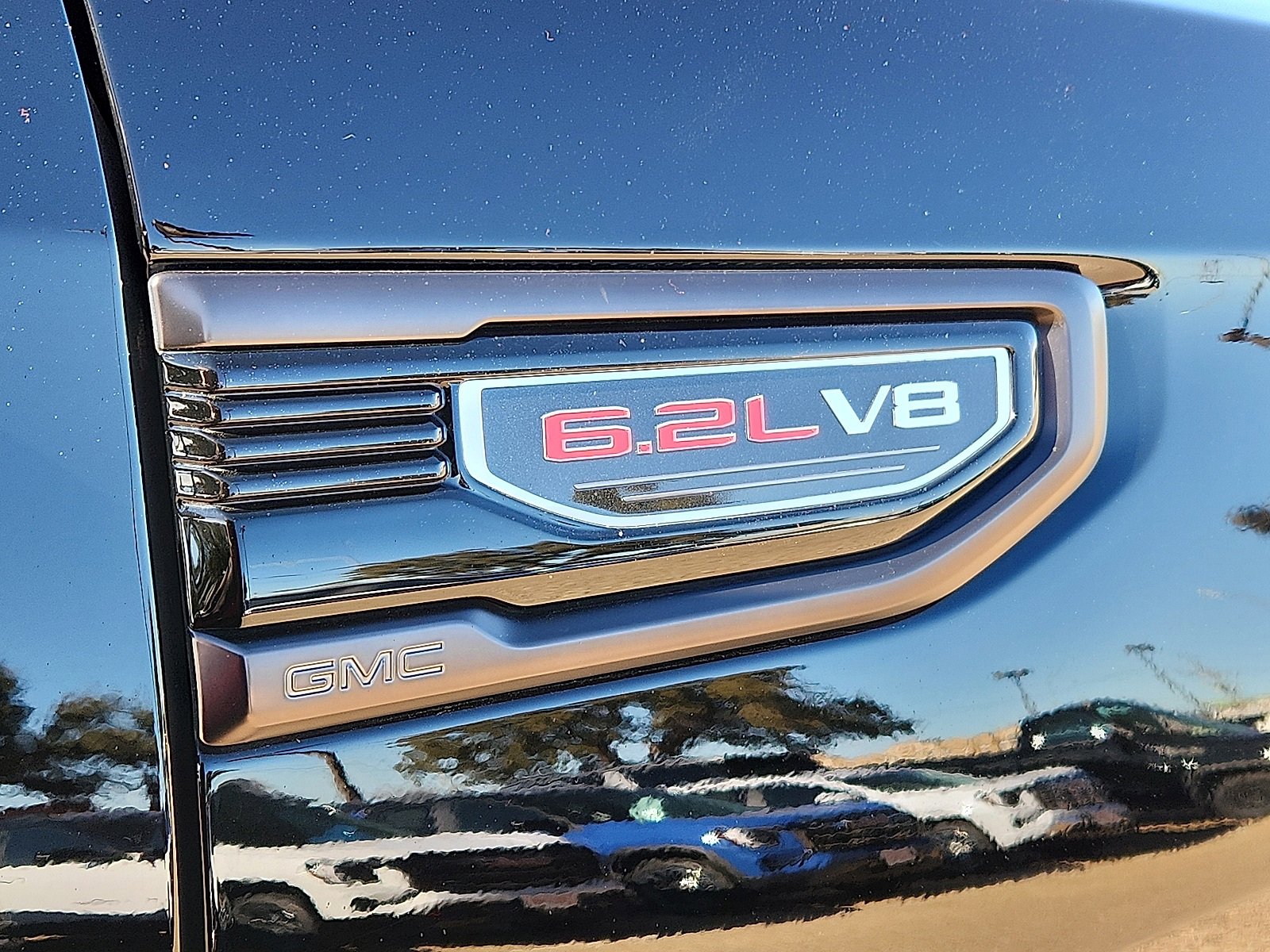 Used 2024 GMC Sierra 1500 AT4X image 8