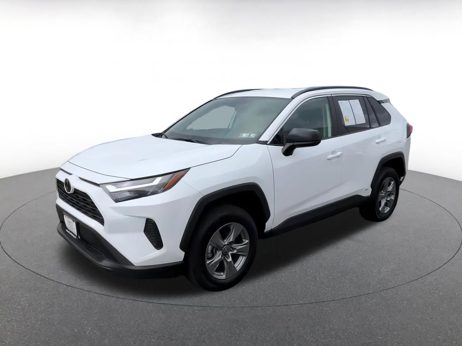 Used 2025 Toyota RAV4 LE image 7