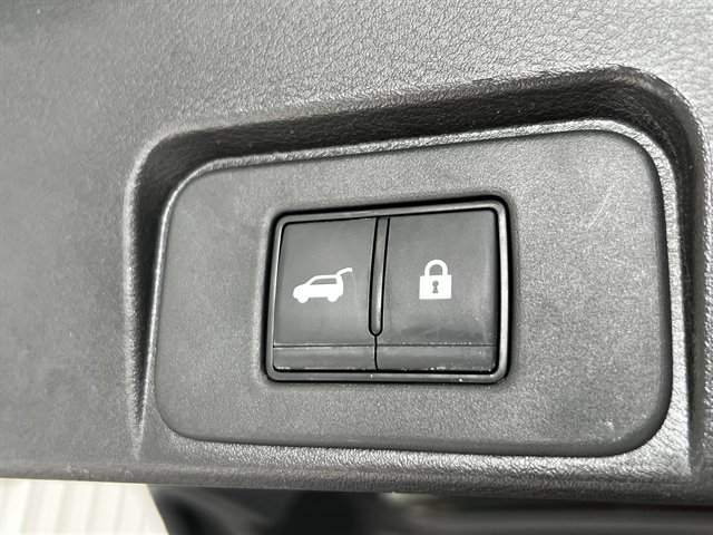 Used 2024 Nissan Rogue SV image 19