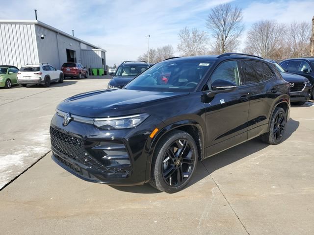 New 2026 Volkswagen Tiguan SE R-Line image 2