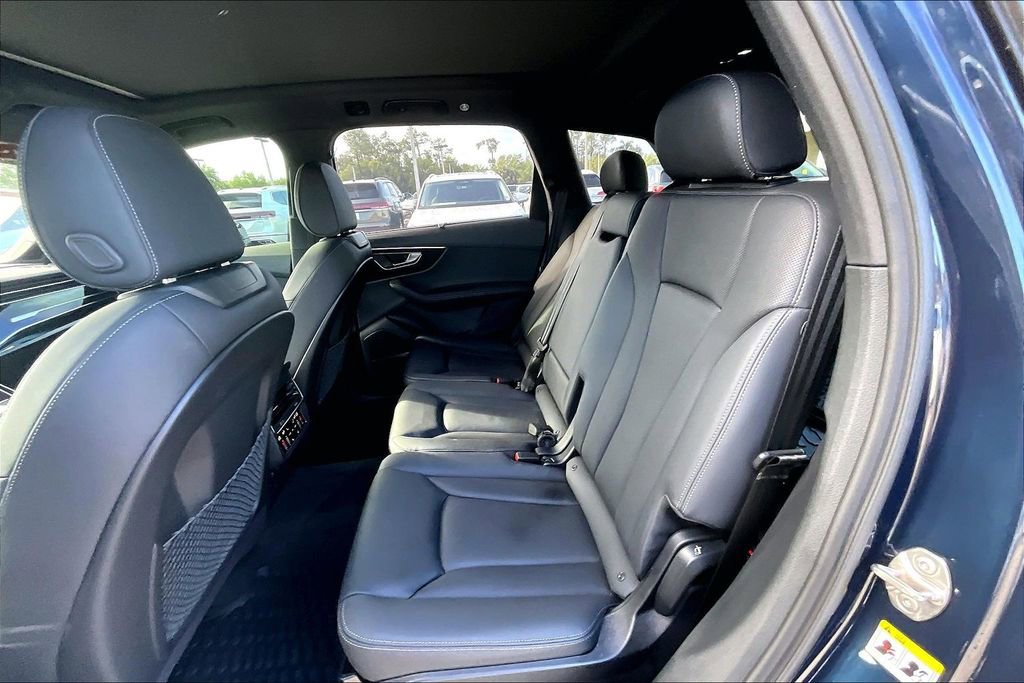 Certified 2025 Audi Q7 3.0T Premium Plus image 17
