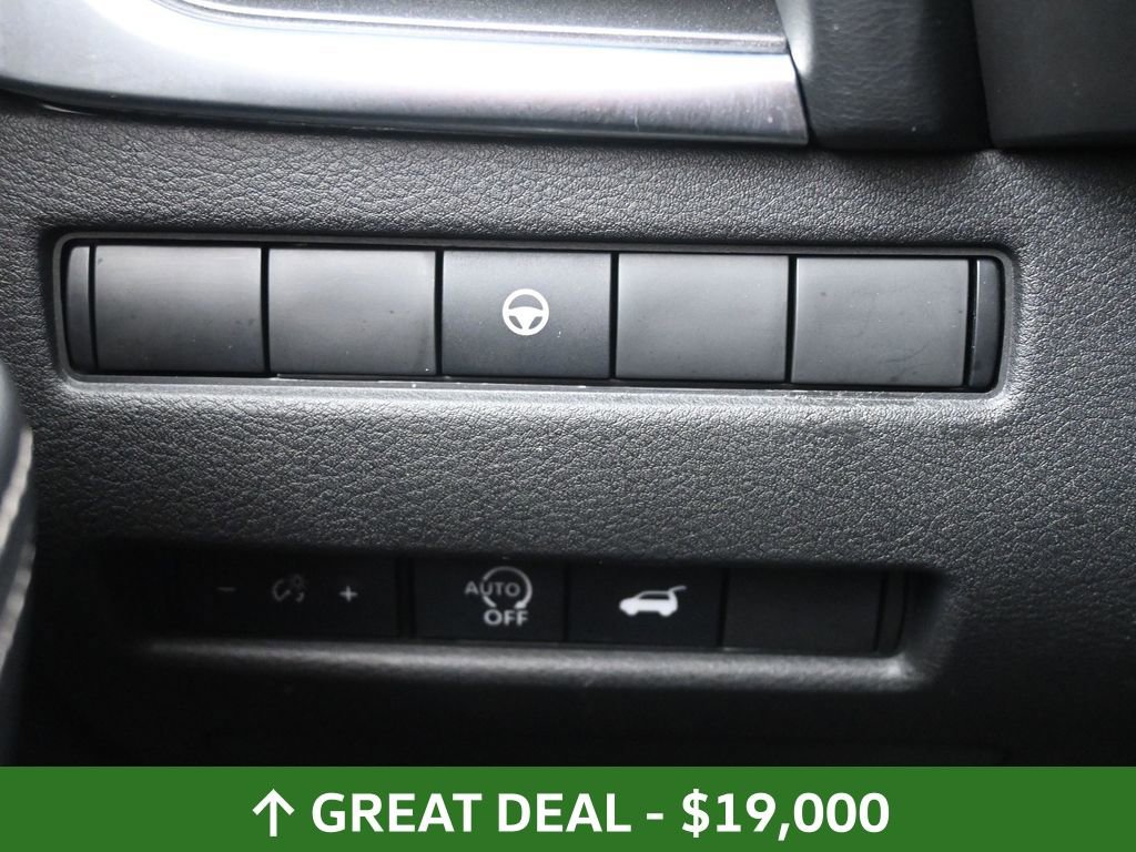 Used 2024 Nissan Rogue SV image 20