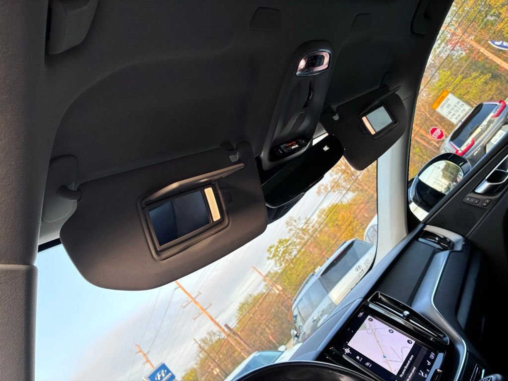 Used 2019 Volvo XC60 T6 Momentum w/ Premium Package image 45