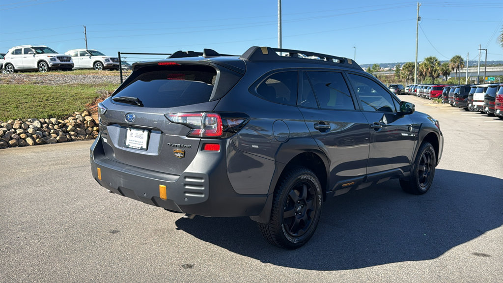 Used 2025 Subaru Outback Wilderness w/ Wilderness Package AWD/4WD image 7