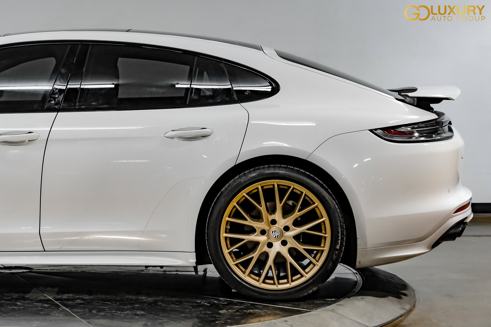 Used 2023 Porsche Panamera Platinum Edition w/ Sportdesign Package RWD image 15