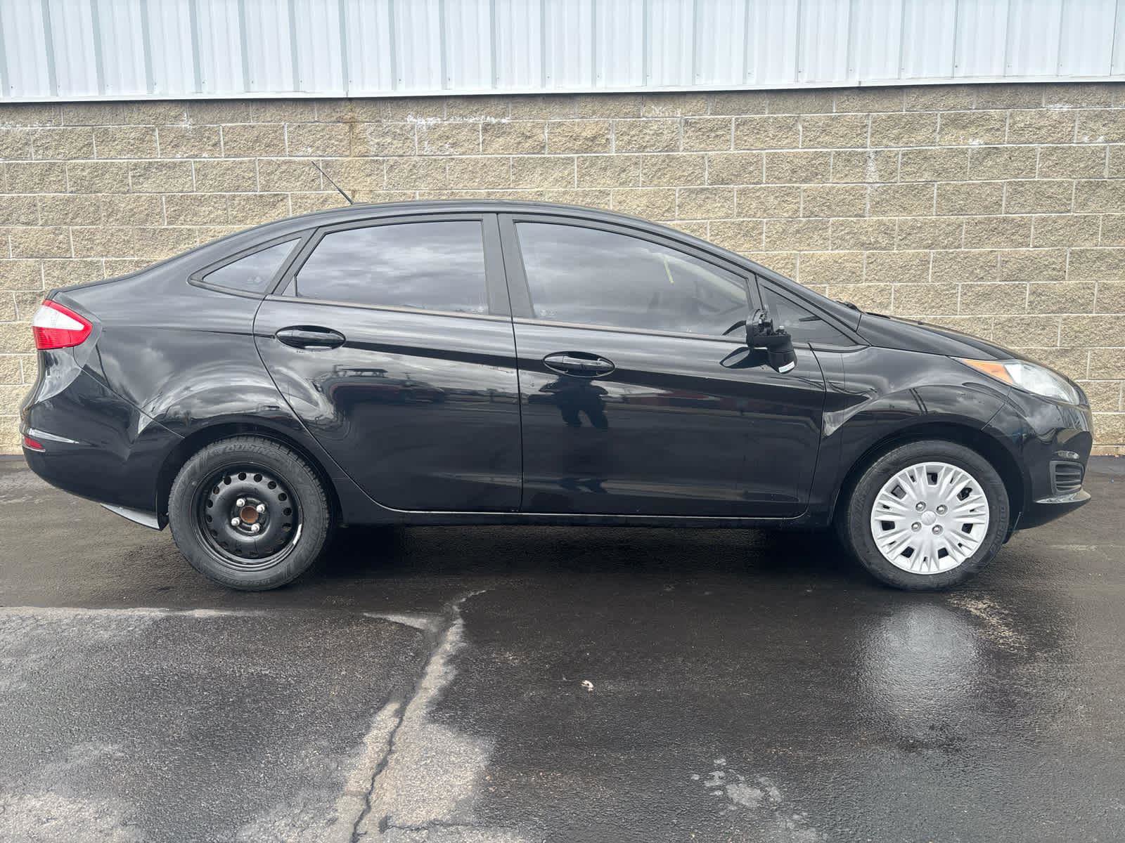 Used 2019 Ford Fiesta S image 2