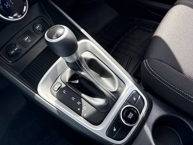 Used 2020 Hyundai Venue SEL w/ Convenience + Premium Package FWD image 32