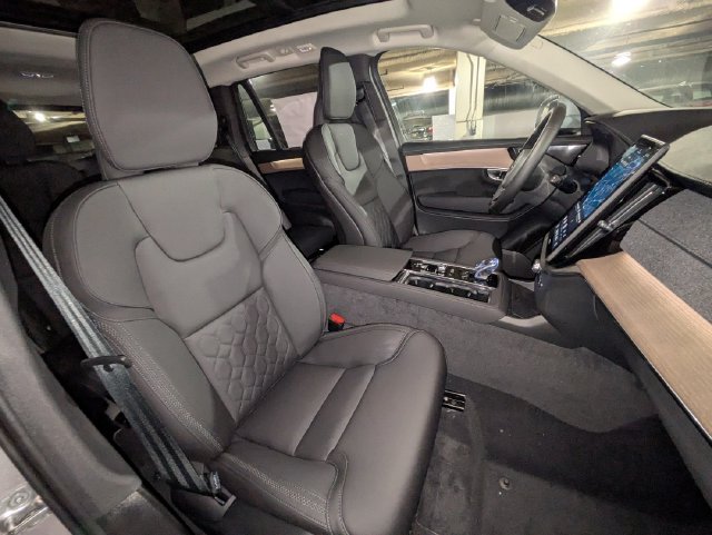 New 2026 Volvo XC90 T8 Plus w/ Protection Package AWD/4WD image 30