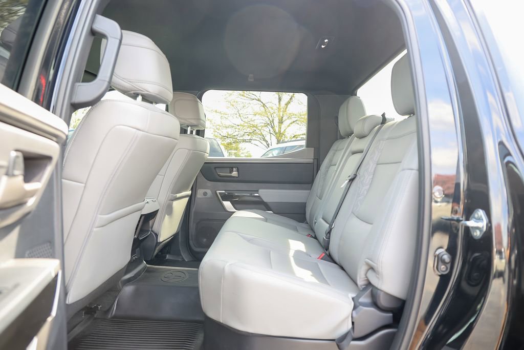 Used 2025 Toyota Tundra Limited AWD/4WD image 36
