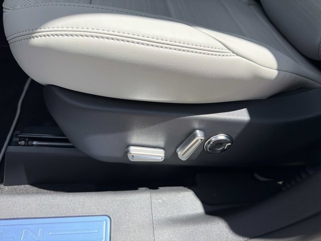New 2026 Lincoln Nautilus Reserve AWD/4WD image 12