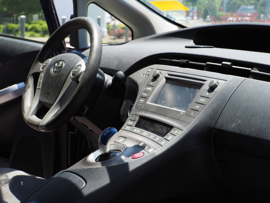 Used 2018 Toyota Prius Two w/ Prius Two Safety Plus Package FWD image 21