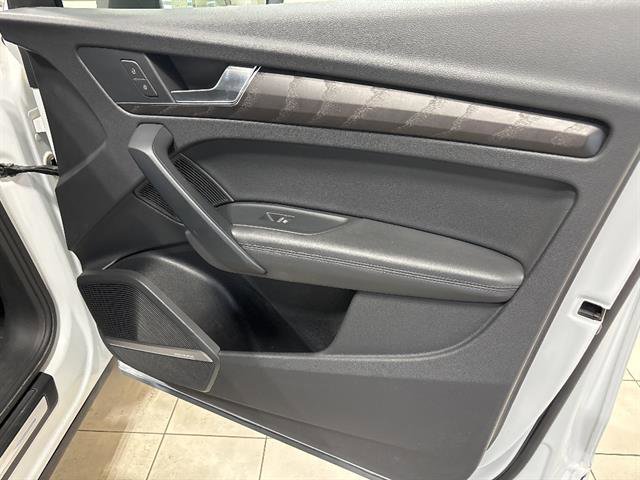 Used 2020 Audi Q5 e Premium Plus w/ Premium Plus Package image 19