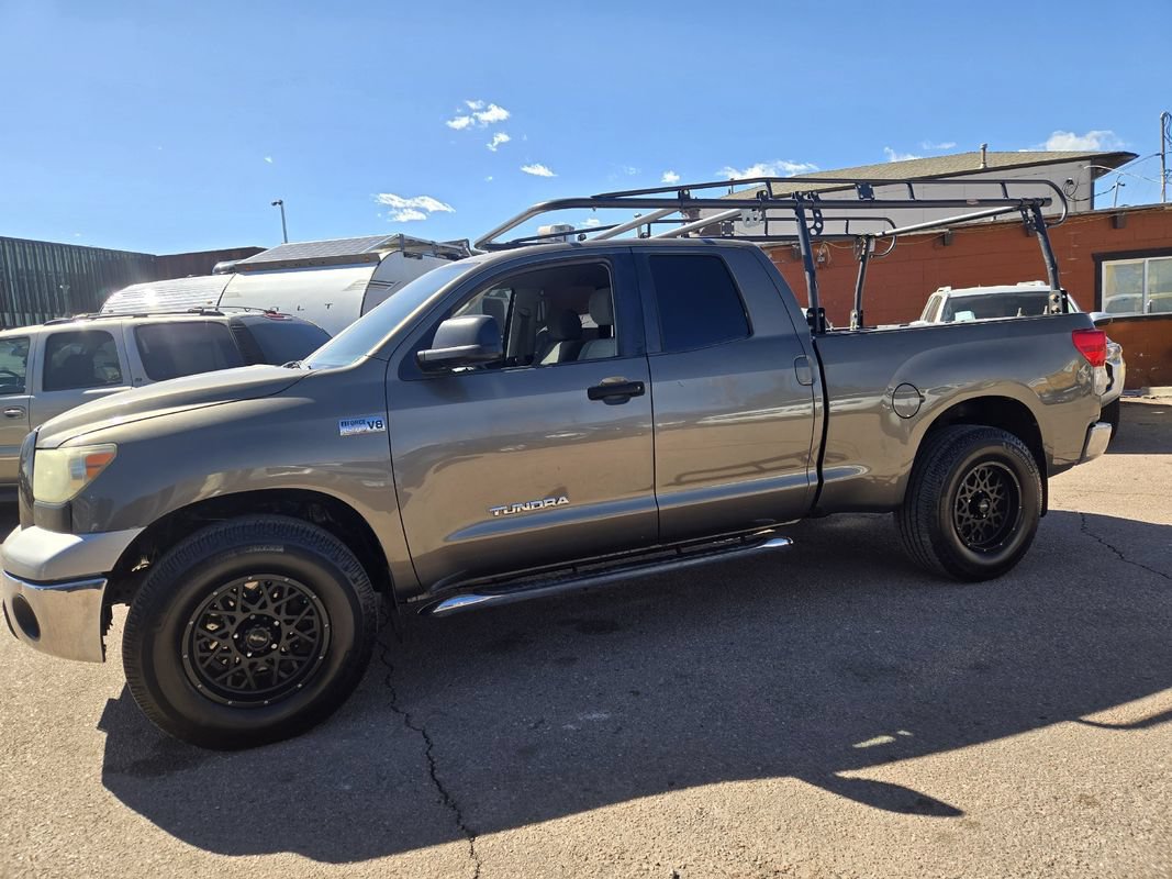 Used 2011 Toyota Tundra 4x4 Double Cab w/ Tow Pkg image 5