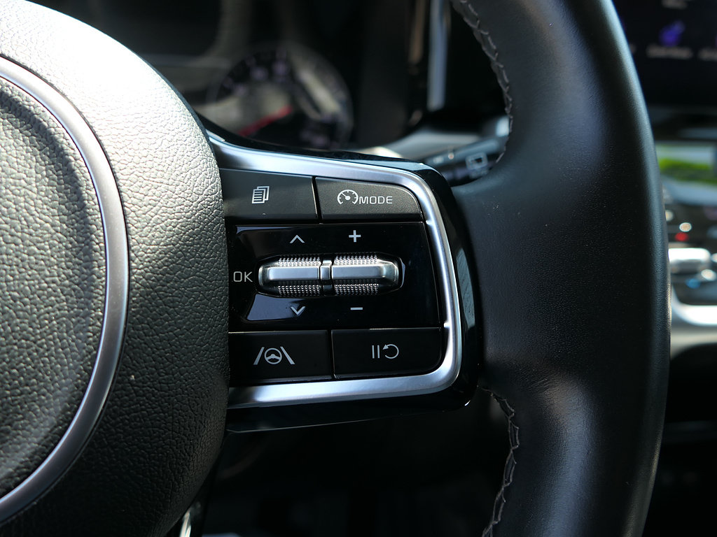Used 2023 Kia Sorento S w/ Panoramic Sunroof Package FWD image 16
