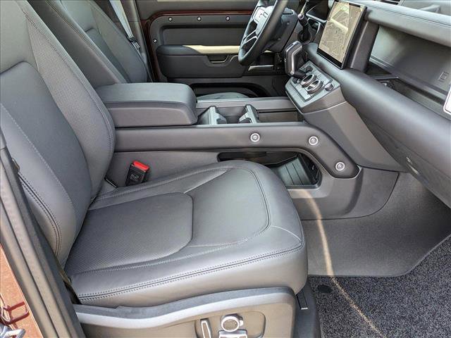 New 2025 Land Rover Defender 130 S image 18