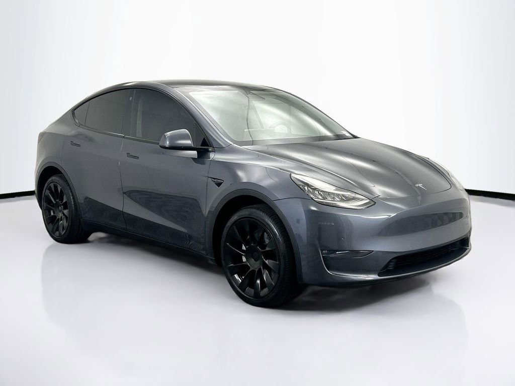 Used 2022 Tesla Model Y Long Range image 3