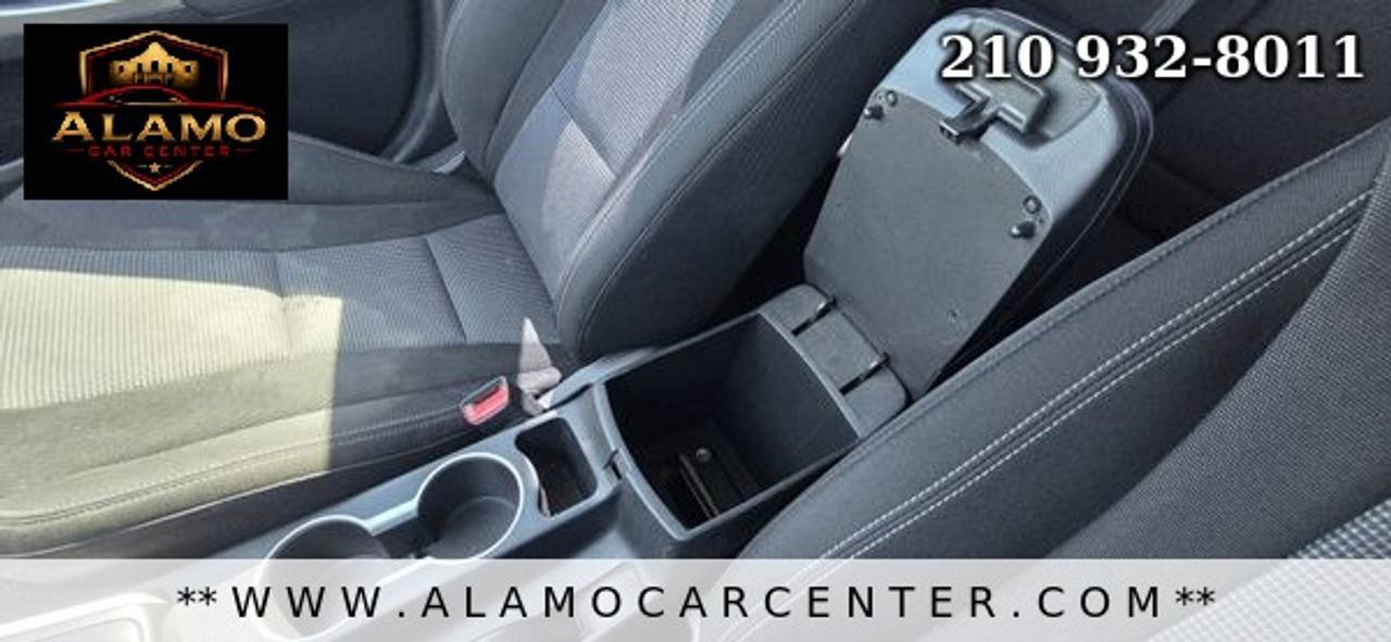 Used 2017 Hyundai Elantra GT FWD image 37