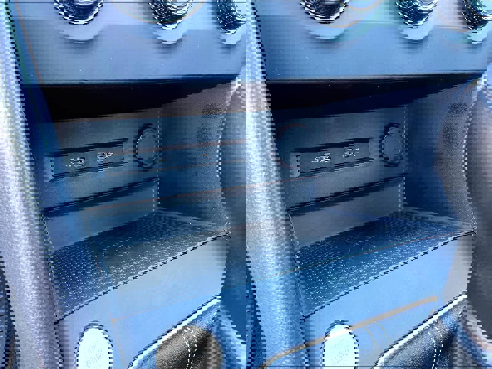 Used 2022 Volkswagen Taos SE w/ Panoramic Sunroof Package image 27