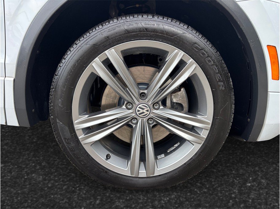 Used 2019 Volkswagen Tiguan SEL R-Line FWD image 12