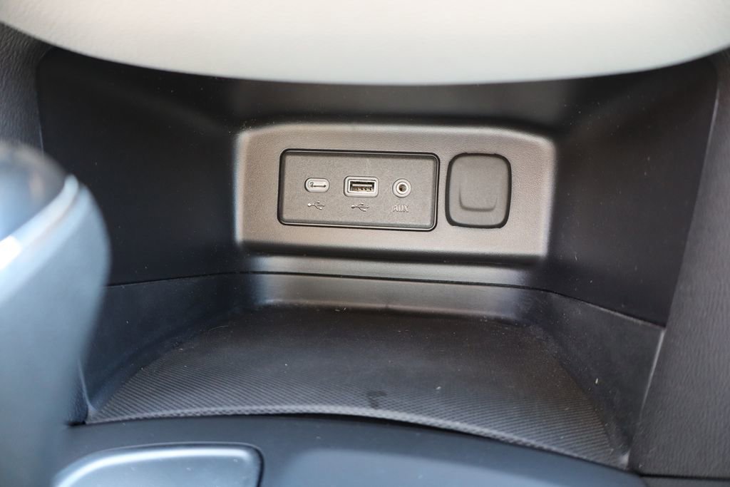 Used 2020 Chevrolet Equinox LS w/ LS Convenience Package FWD image 23