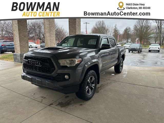 Used 2017 Toyota Tacoma TRD Sport w/ Tow Package (A/T)