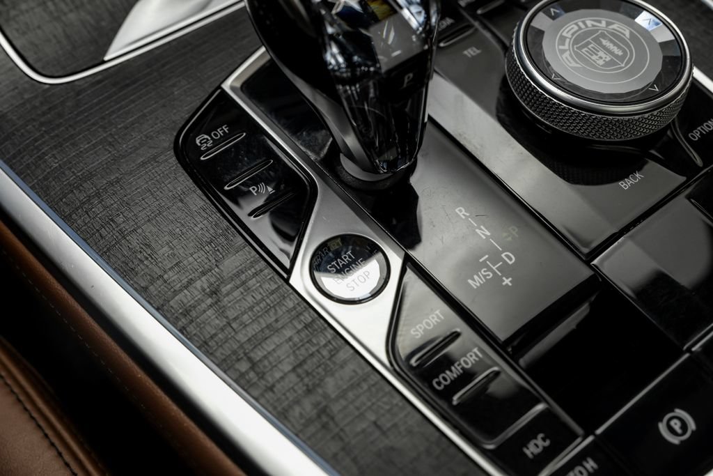Used 2025 BMW ALPINA XB7 AWD/4WD image 28