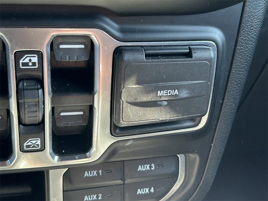 Used 2023 Jeep Wrangler Unlimited Sahara w/ Cold Weather Group image 33