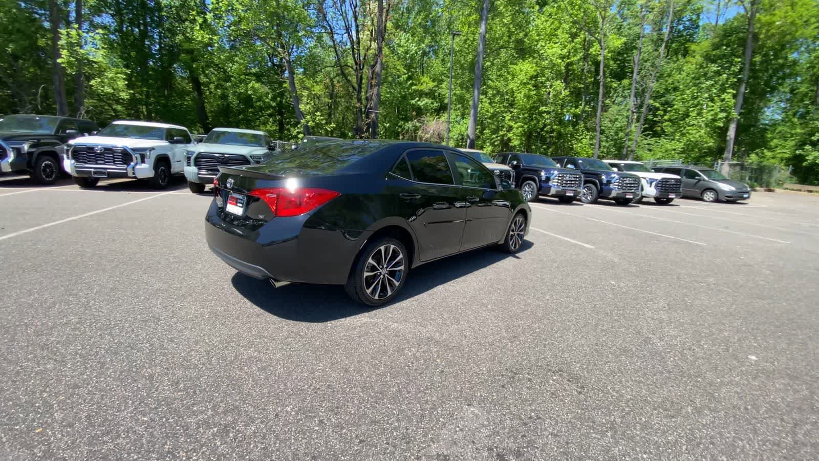 Used 2017 Toyota Corolla SE w/ Body Protection Package FWD image 11