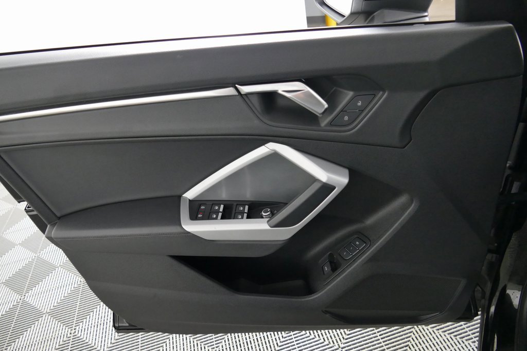 Used 2023 Audi Q3 2.0T Premium image 10
