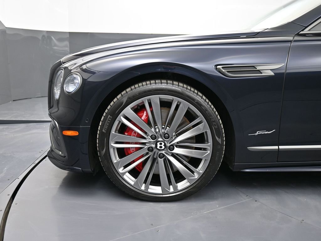 Used 2025 Bentley Flying Spur Plug-In Hybrid image 12