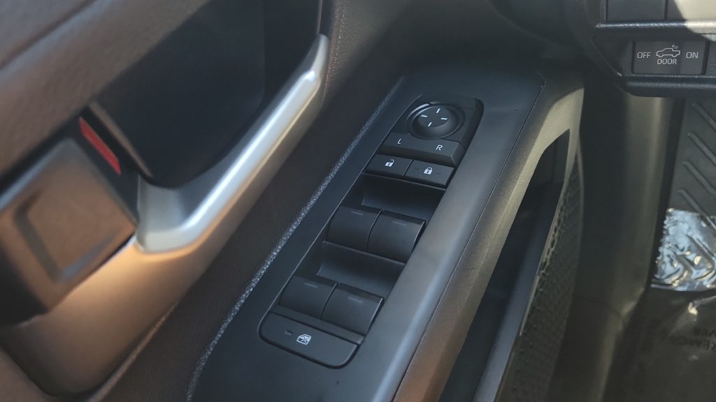 Certified 2025 Toyota Tacoma TRD Sport AWD/4WD image 18