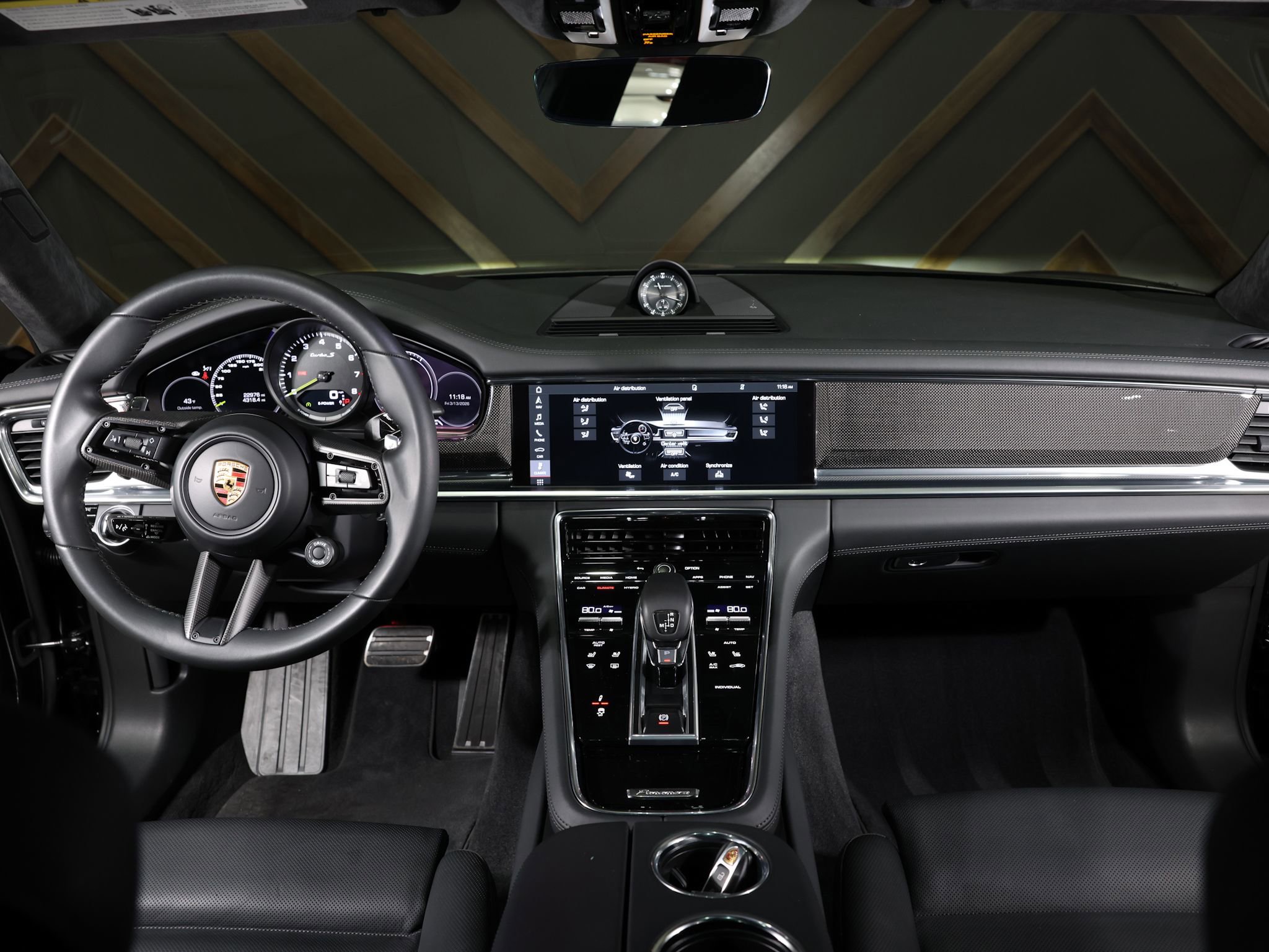 Used 2021 Porsche Panamera Turbo S w/ Assistance Package image 4