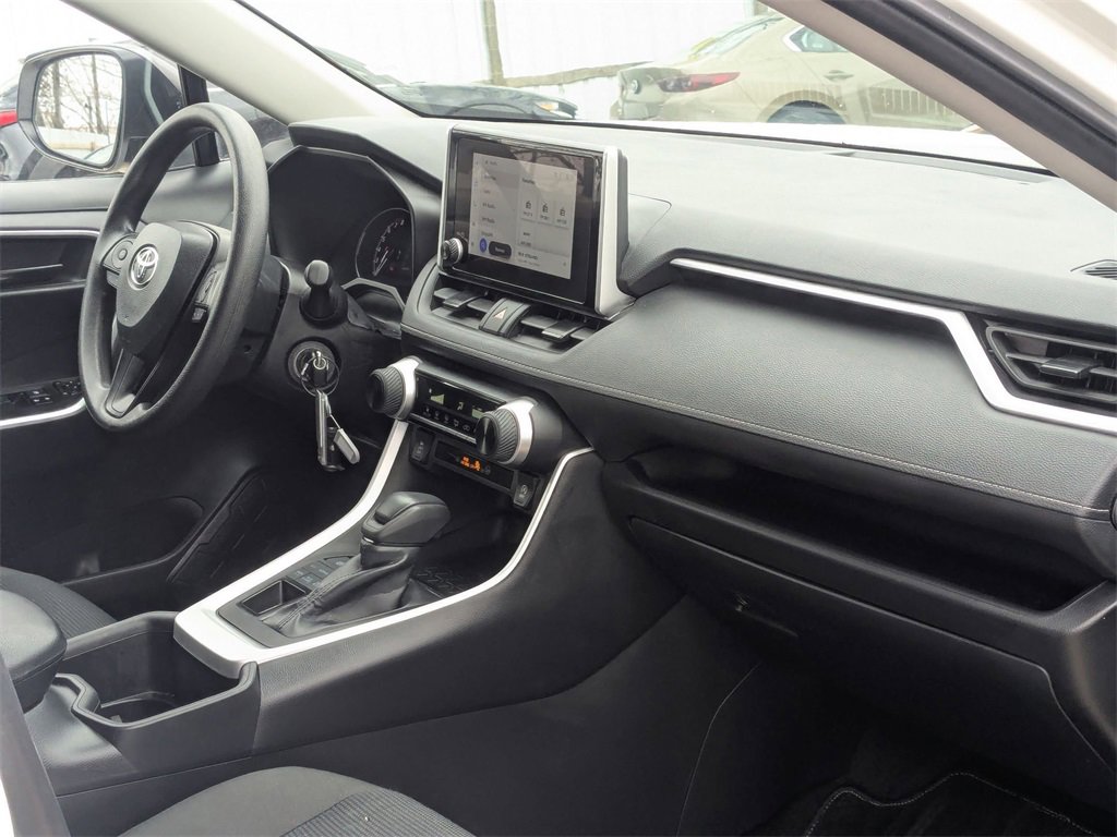 Used 2025 Toyota RAV4 LE image 29