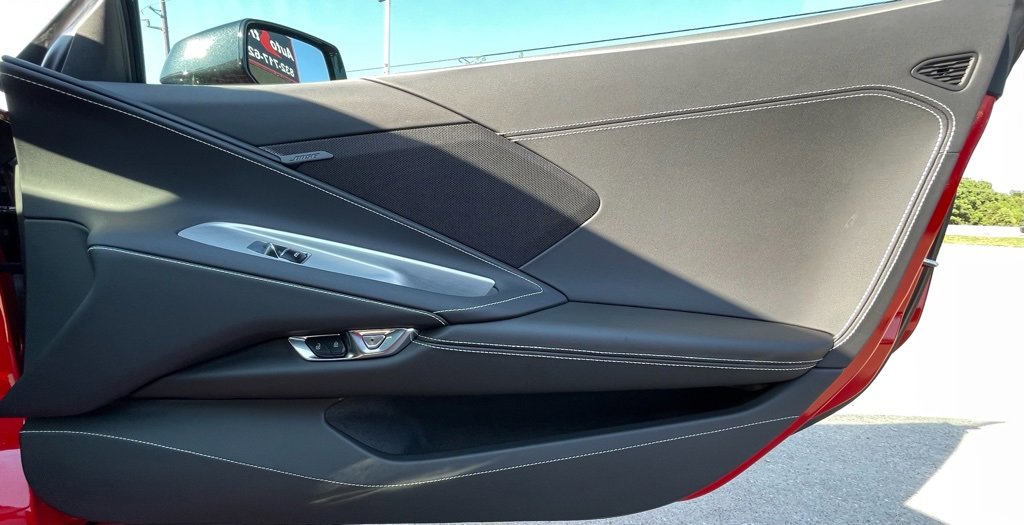 Used 2024 Chevrolet Corvette Stingray Convertible w/ Z51 Performance Package image 33