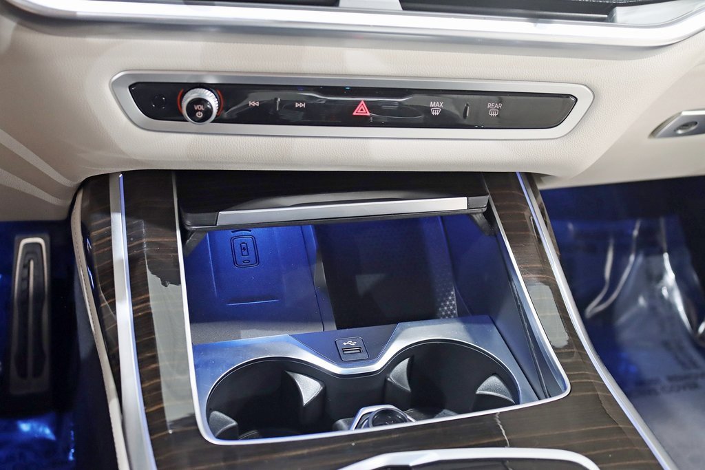 Used 2025 BMW X7 xDrive40i w/ M Sport Package image 28