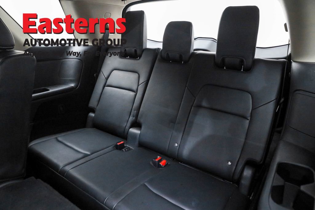 Used 2024 Nissan Pathfinder SL AWD/4WD image 34