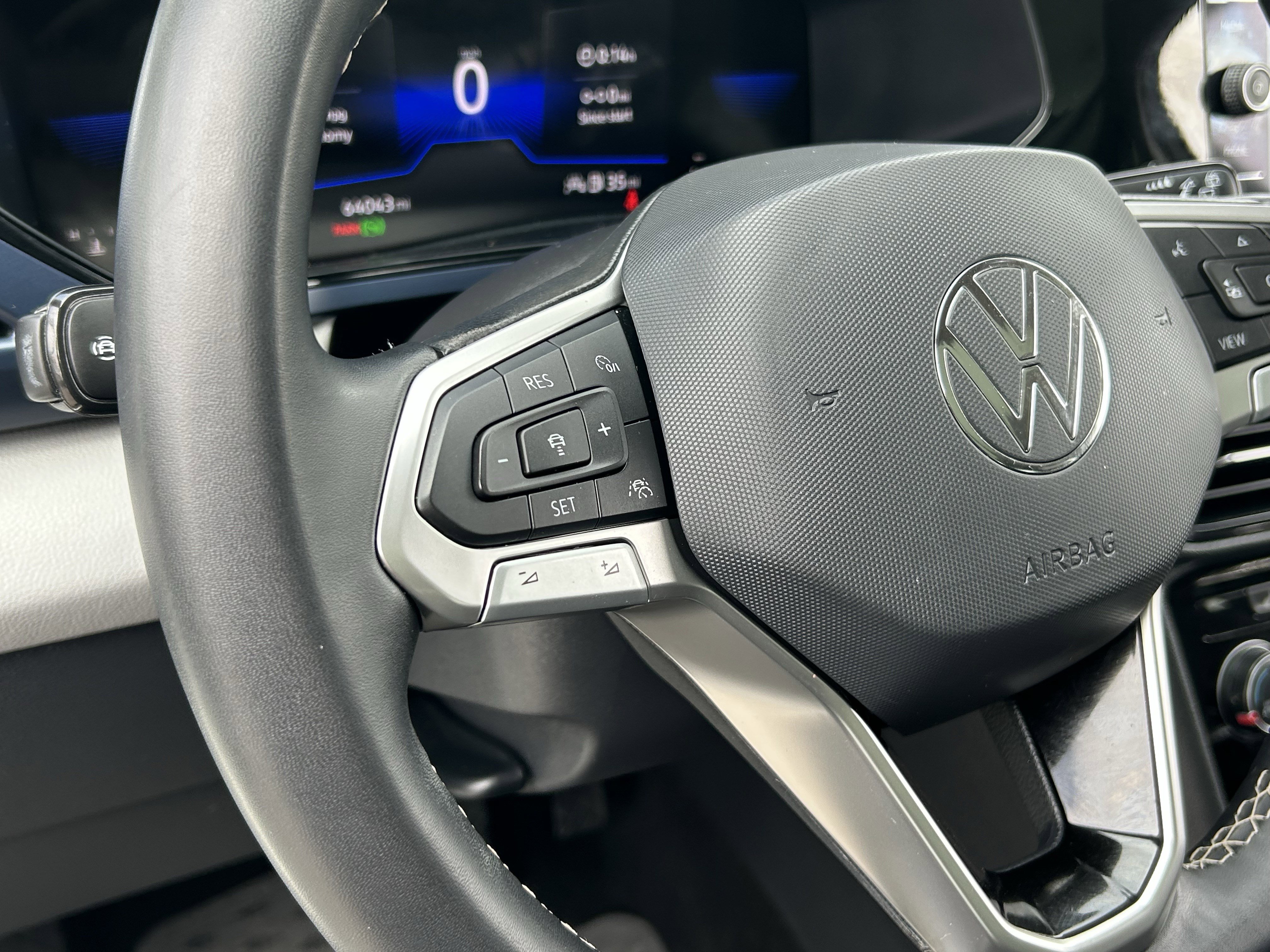 Used 2023 Volkswagen Taos SE w/ Panoramic Sunroof Package image 26