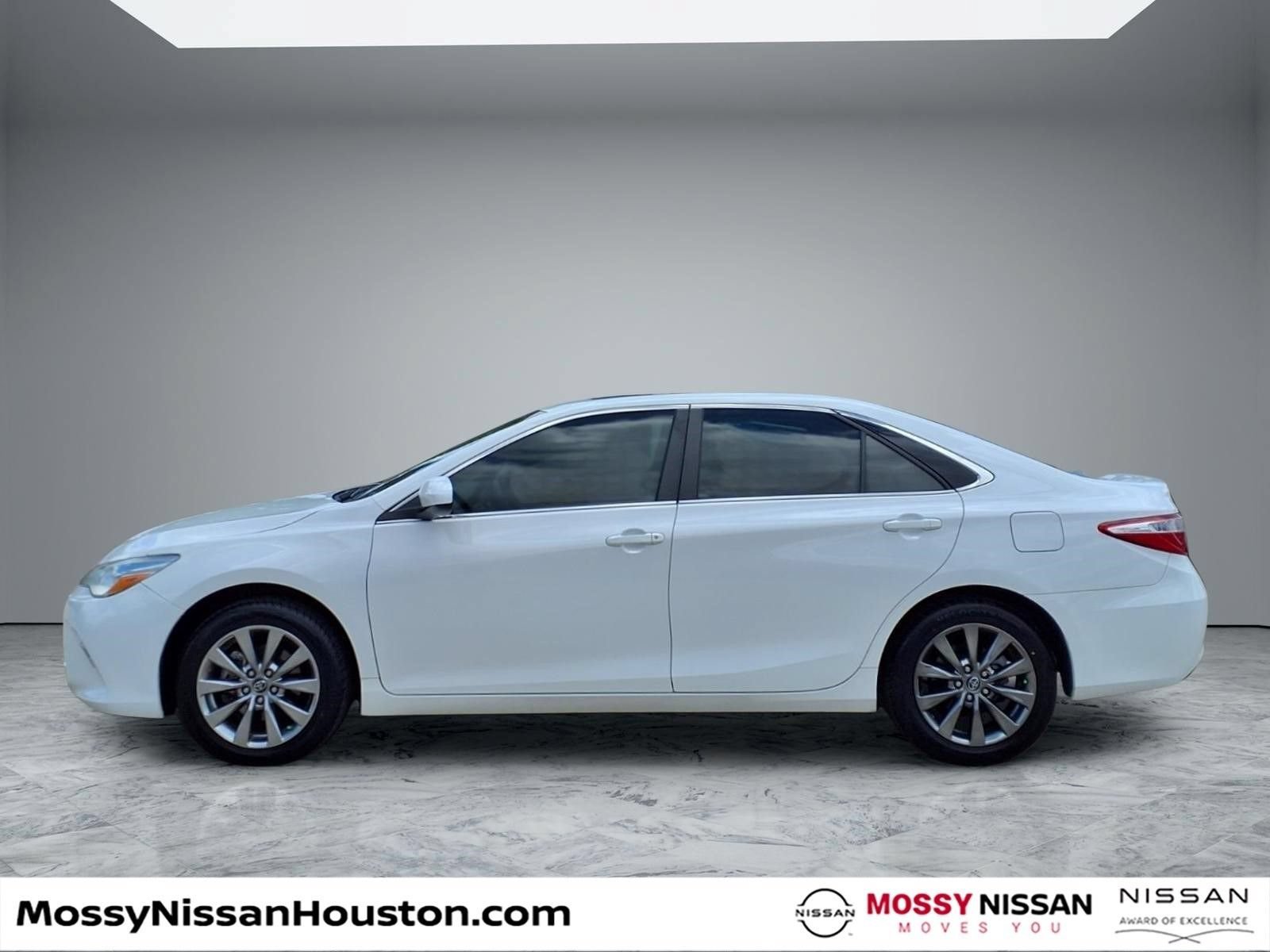 Used 2017 Toyota Camry XLE FWD image 5