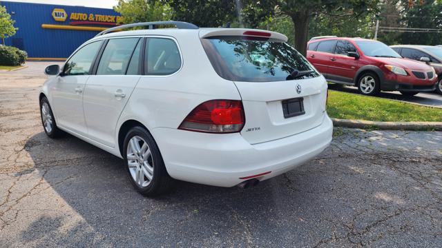 Used 2012 Volkswagen Jetta TDI FWD image 3