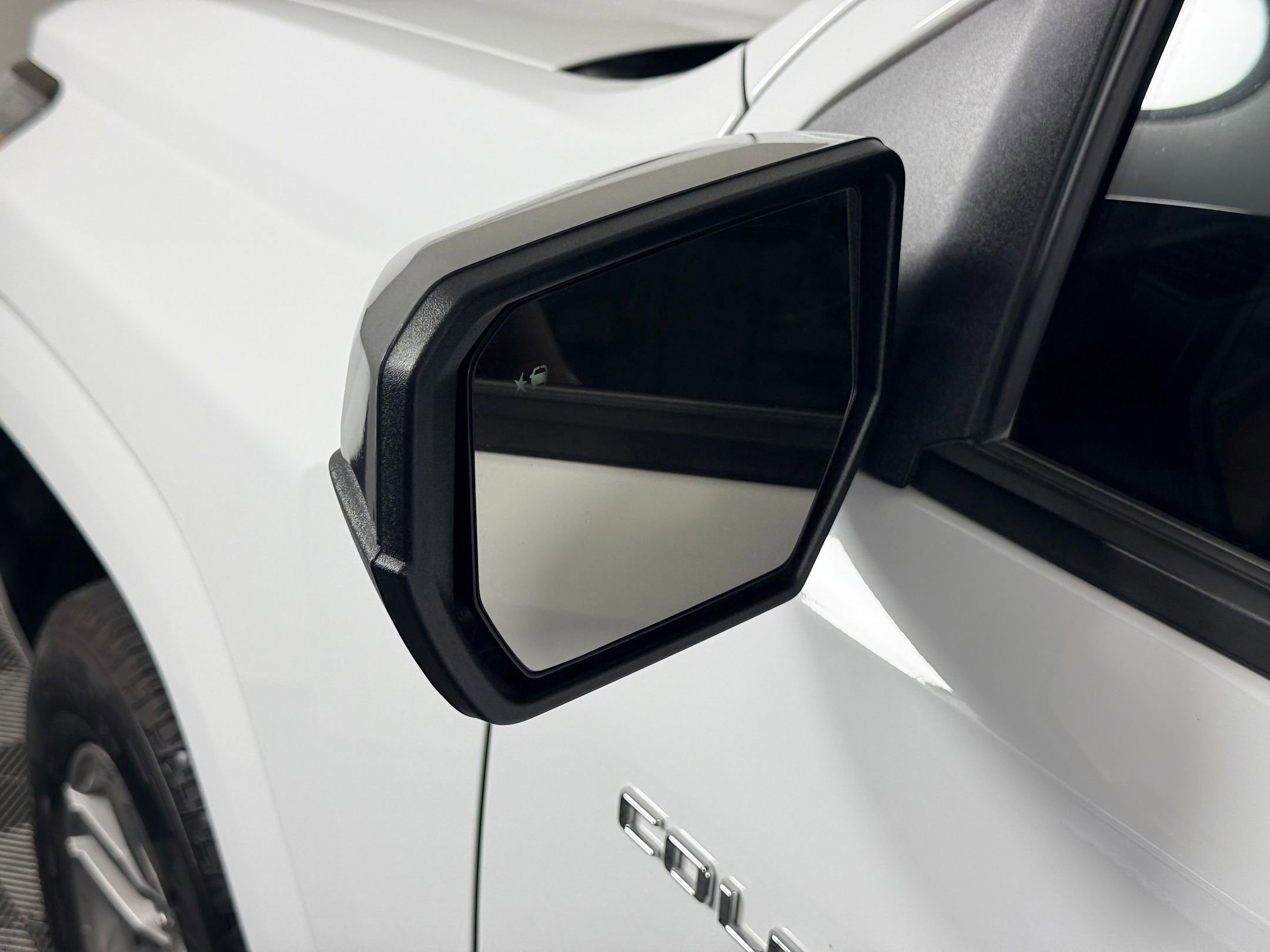 Used 2024 Chevrolet Colorado LT w/ LT Convenience Package image 28