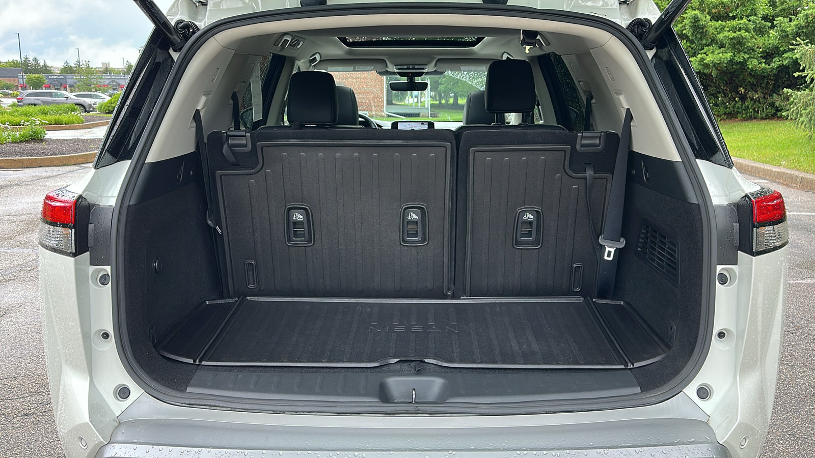 Certified 2023 Nissan Pathfinder Platinum AWD/4WD image 6